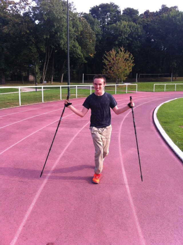 Lucas sur une piste de 400
