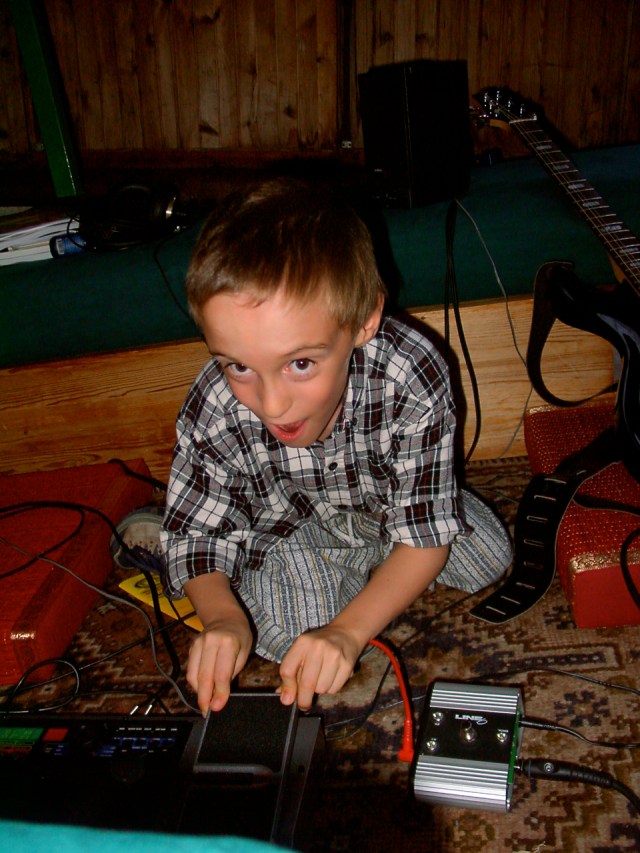 Lucas découvre la pédale wah-wah