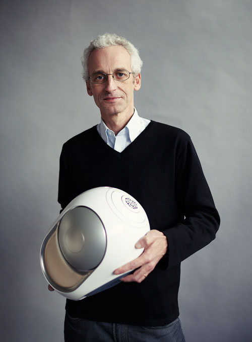 Le créateur et son oeuf ! 