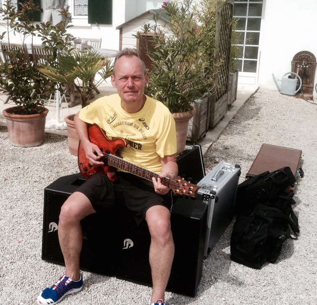 50 kilos ... sans les guitares ! 